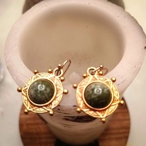 Small gold dangle earrings